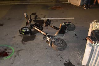 Dve nehody v Beluši. Pri jednej utrpel cyklista ťažké zranenie, pri druhej asistoval u kolobežkára alkohol. 