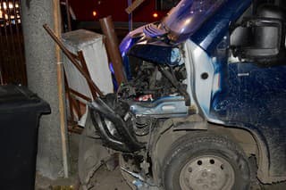 Vodič bez vodičského preukazu si zobral firemné auto a havaroval