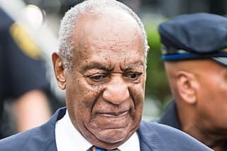 Cosby zo sexuálneho násilia obviňuje niekoľko žien. 