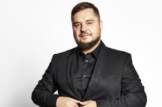 Hudobník: Kuly je úspešný slovenský spevák.