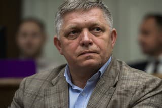 Na snímke poslanec Robert Fico (Smer-SD).