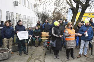 Vodiči košického dopravného podniku sa v utorok 14. februára 2023 zapojili do ostrého štrajku.