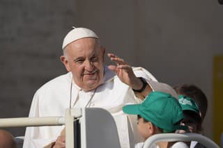 Na snímke pápež František