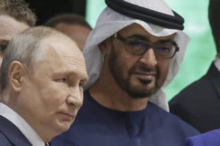 Putin sa v Petrohrade stretol s lídrom SAE.