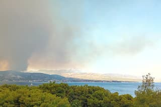 Požiar v Grécku v blízkosti Korintu.