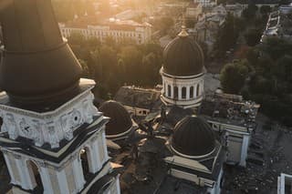 Ruský raketový útok na historické centrum Odesy v noci na nedeľu (23.7.) poškodil v meste 25 historických budov.
