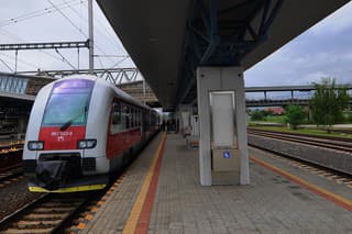 Železnice mimoriadne pridávajú v Tatrách 16 nových spojení.