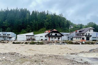 Na snímke následky povodní v  meste Mežica na severe Slovinska neďaleko hraníc s Rakúskom.