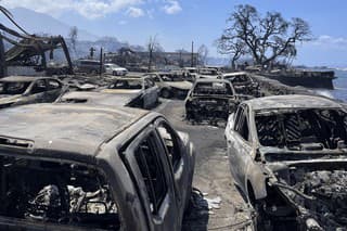 Počet obetí ničivých lesných požiarov v americkom štáte Havaj stúpol.