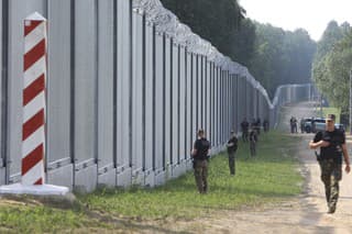 Železný múr na hraniciach medzi Poľskom a Bieloruskom.