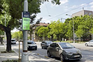 Parkovanie v Bratislave stále spôsobuje problémy.