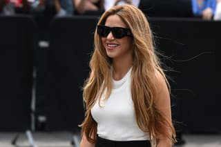 Shakira je po škaredom rozchode s futbalistom oficiálne slobodná, no záujem o ňu prejavilo viacero úspešných mužov. 