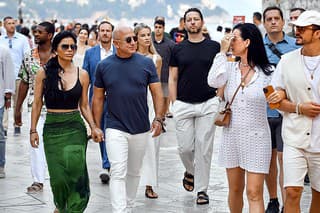zľava: Usher (44), Lauren Sánchez (53), Jeff Bezos (59), Katy Perry (38), Orlando Bloom (46)