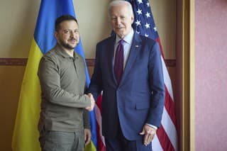 Ukrajinský prezident Volodymyr Zelenskyj a americký prezident Joe Biden