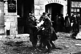 Slovenské národné povstanie vypuklo 29. augusta 1944 po tom, čo začala nemecká armáda, ktorá sa obávala destabilizácie situácie na Slovensku, obsadzovať krajinu. 