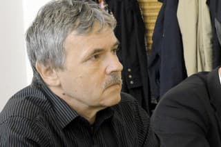 Na snímke štátny tajomník ministerstva práce, sociálnych vecí a rodiny SR Branislav Ondruš (vpravo) a moderátor Juraj Hrabko. 