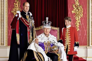 Kráľ Karol III.: Je jasné, že rekord svojej matky vo vládnutí neprekoná. Jeho syn William (41) pripravuje na budúcu vládu nielen seba, ale aj svojho najstaršieho syna Georgea (10).