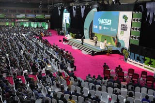 Delegáti počas tretieho dňa Afrického klimatického summitu v Nairobi v stredu 6. septembra 2023.