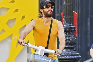 Jared Leto sa viezol na bicykli, keď dostal zvláštny nápad...