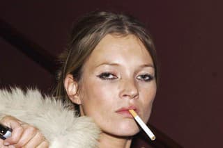 2002: Kate patrila k ére „heroin chic“ modeliek.