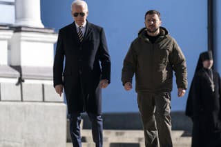 Americký prezident Joe Biden dorazil do ukrajinskej metropoly Kyjev na vopred neohlásenú návštevu. 