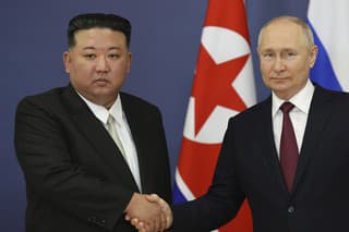 Ruský prezident Vladimir Putin (vpravo) a severokórejský líder Kim Čong-un.