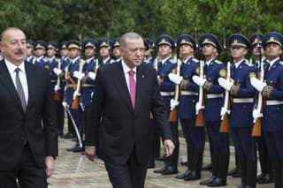 Turecký prezident Recep Tayyip Erdogan dorazil do azerbajdžanskej exklávy Nachičevan, aby sa stretol so svojim azerbajdžanským náprotivkom Ilhamamom Alijevom.