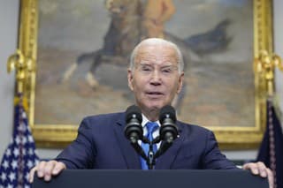 Biden podáva