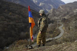 Azerbajdžan tvrdí, že arménsky ostreľovač zabil pri hraniciach jeho vojaka