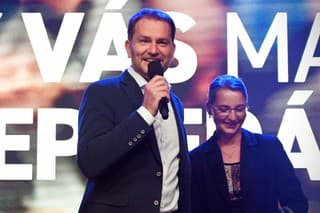 Predseda hnutia OĽANO Igor Matovič a jeho manželka Pavlína Matovičová počas volebnej noci hnutia OĽANO.