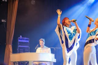 Na Slovensko mieri najväčšia tribute show pod názvom ABBA MANIA.