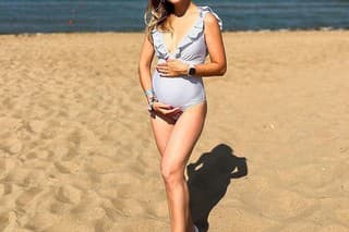 Tehotná Dominika Stará si užíva slnečné lúče Grécka s manželom a synom Michalom.