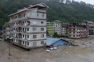 Počet obetí záplav na severovýchode Indie stúpol na 40