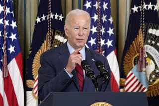 Joe Biden po negatívnom teste na covid odcestoval na summit G20.