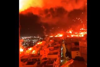 HOAX: Video nezobrazuje raketové útoky v pásme Gazy, ale ohňostroj v Alžírsku.