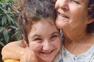 12-ročnú autistku Noyu Danovú a jej 80-ročnú babičku Carmelu Danovú našli mŕtve.
