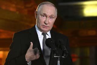 Putin mal cez víkend prekonať zástavu srdca. 
