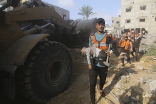 Pri nočných náletoch zahynulo podľa Hamasu najmenej 80 ľudí
