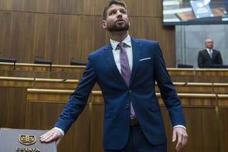 Na snímke Michal Šimečka (PS) skladá poslanecký sľub počas ustanovujúcej schôdze Národnej rady Slovenskej republiky (NR SR).