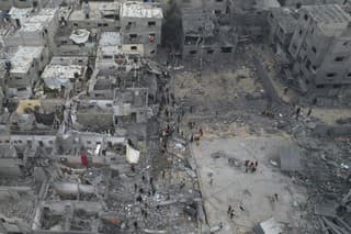 Izraelské bombardovanie utečeneckého tábora Nusseirat.
