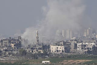 Izrael súhlasil, že denne povolí do pásma Gazy vstup 100 kamiónom s pomocou