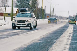 Chladné počasie a zlé návyky vodičov zvyšujú spotrebu.