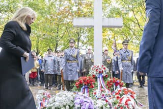 Na cintoríne v bratislavskej Petržalke si pripomenuli Deň vojnových veteránov
