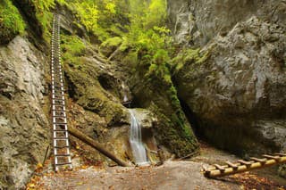 Najviac žiadaná je v Slovenskom raji roklina Suchá Belá. Nachádzajú sa v nej aj Misové vodopády, pri ktorých sa tvorili rady turistov a vznikali rizikové situácie.