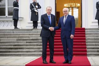 Postoje tureckého prezidenta vyvolali v Nemecku pochybnosti, či je v súčasnosti rozumné prijímať ho na návšteve.