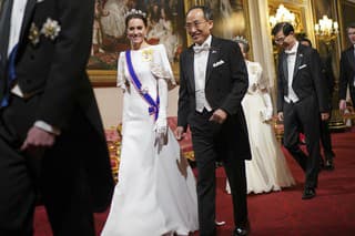 Princezná Kate s manželom Williamom na kráľovskom bankete.