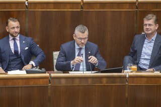 Diskusia o návrhu na odvolanie ministra vnútra Matúša Šutaja Eštoka.