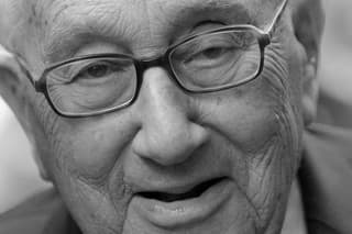 Vo veku 100 rokov zomrel bývalý minister zahraničných vecí USA Henry Kissinger.