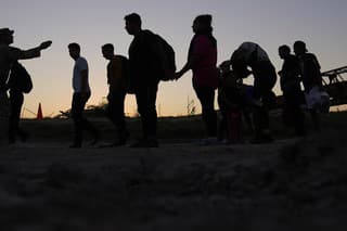 Nové nariadenie v Taliansku umožňuje zadržiavať migrantov mladších ako 18 rokov.