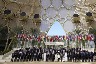 Svetoví lídri na klimatickom summite COP28 v Dubaji.